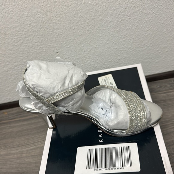 Karen Scott Darla Dress Sandals - Picture 7 of 7